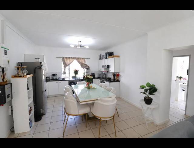 3 BEDROOM APARTMENT FOR SALE IN DOUGLASDALE